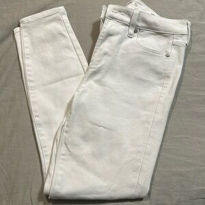 White skinny jeans